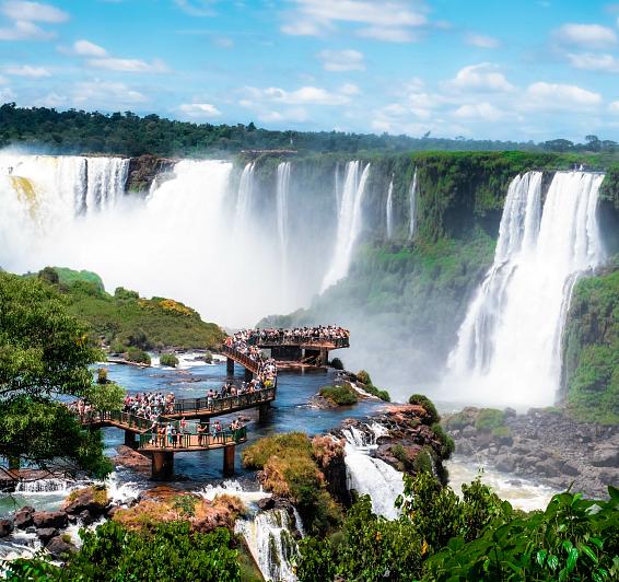Visit the Iguazú Falls